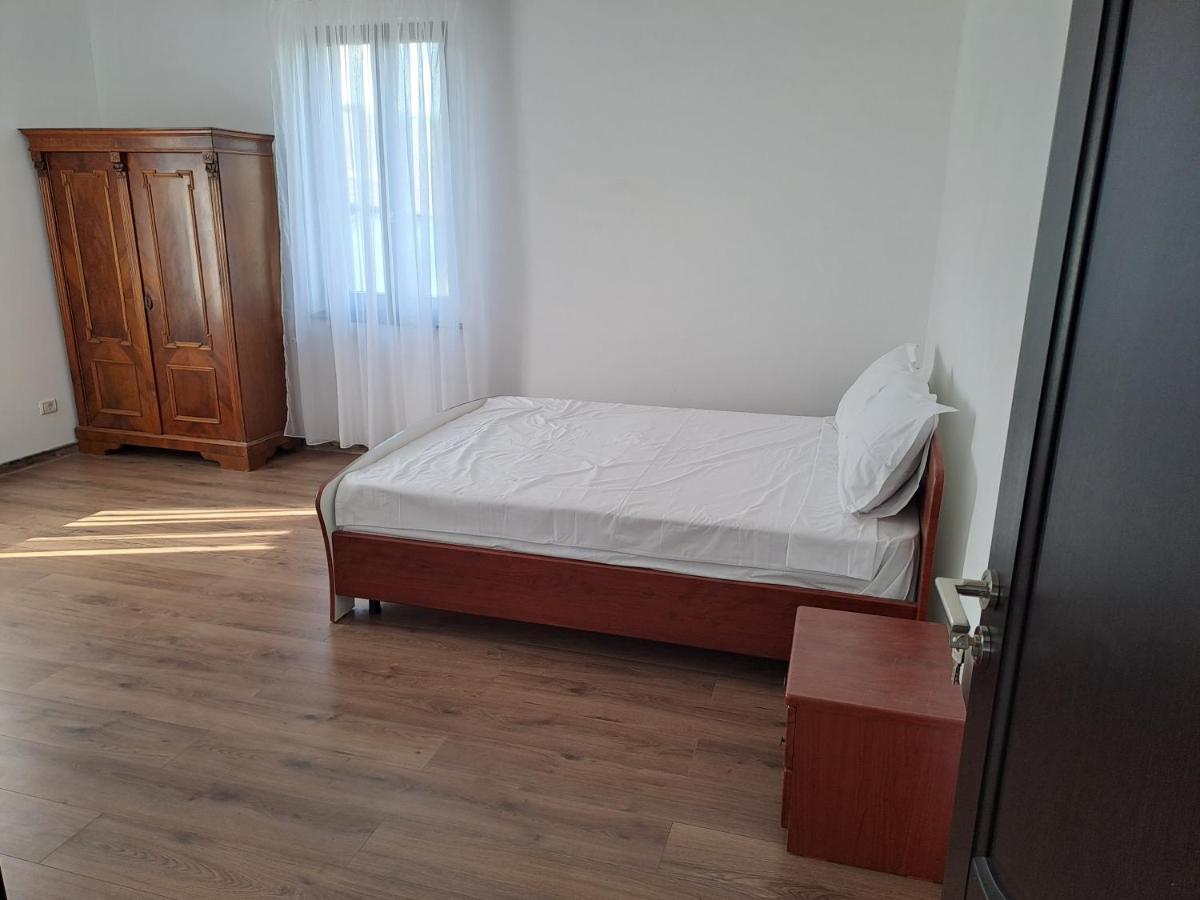 Pensiunea La Conac Bîrlad Exterior foto