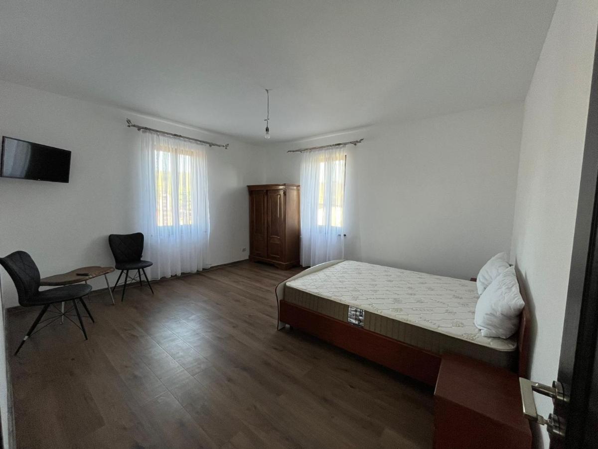 Pensiunea La Conac Bîrlad Exterior foto