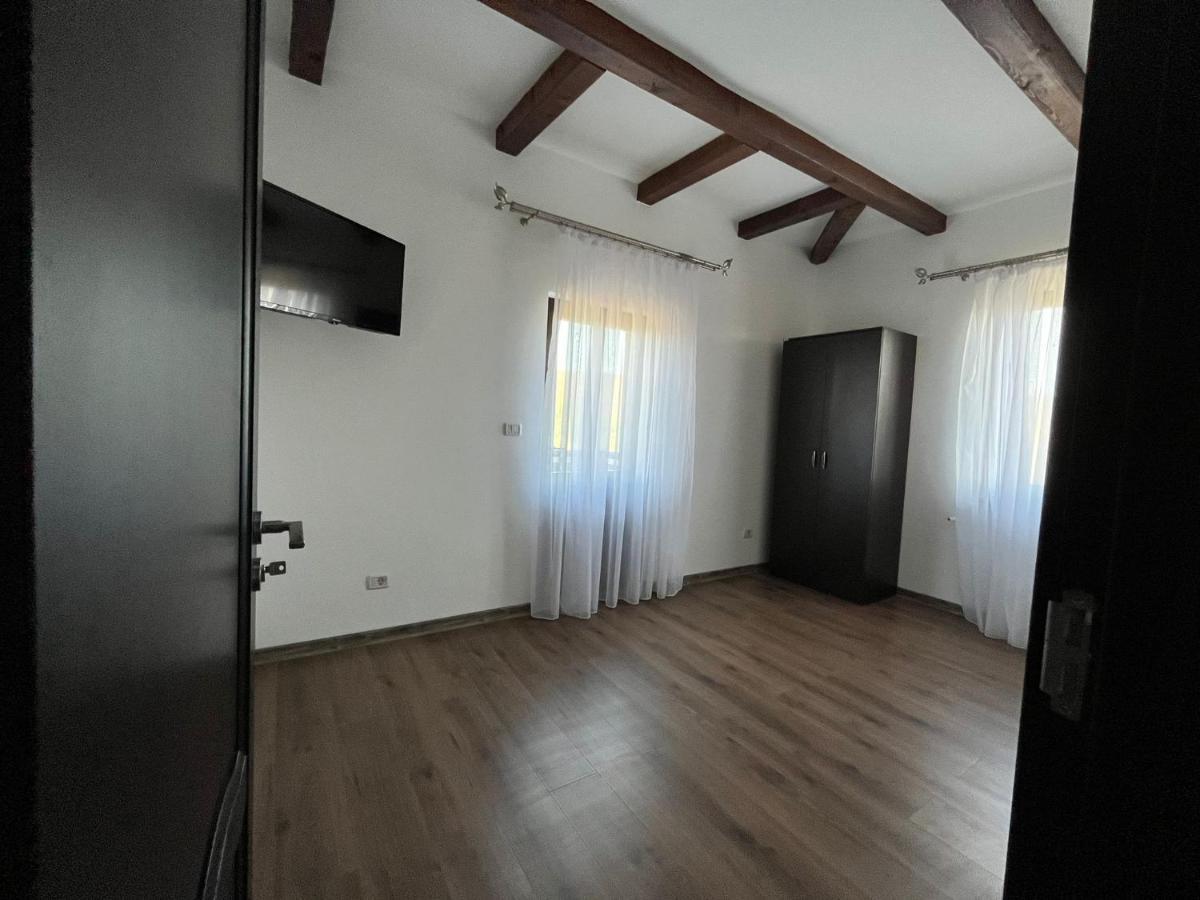 Pensiunea La Conac Bîrlad Exterior foto